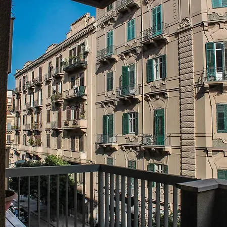 Alexander House Affittacamere
