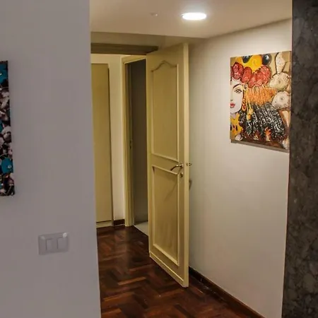 Alexander House Affittacamere *
