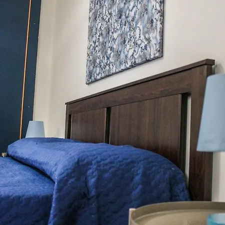 Alexander House Guest house *
