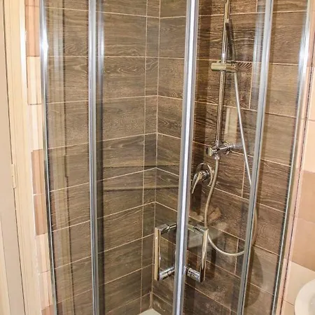 Alexander House 3*